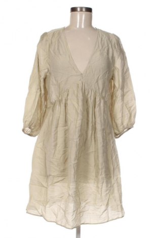 Rochie H&M, Mărime S, Culoare Ecru, Preț 10,99 Lei