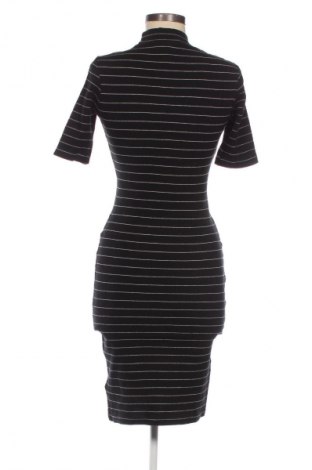 Šaty  H&M, Velikost S, Barva Vícebarevné, Cena  136,00 Kč