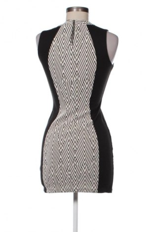 Kleid H&M Divided, Größe M, Farbe Mehrfarbig, Preis 5,00 €