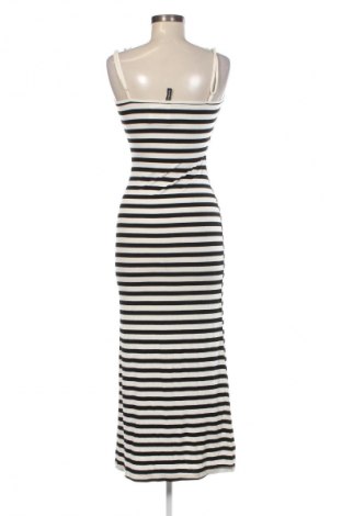 Рокля H&M Divided, Размер S, Цвят Многоцветен, Цена 12,78 €