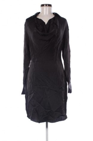 Рокля Karl Lagerfeld, Размер L, Цвят Черен, Цена 112,48 €