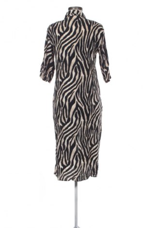 Рокля Mango, Размер S, Цвят Многоцветен, Цена 18,91 €