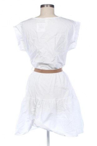 Φόρεμα NEW COLLECTION, Μέγεθος L, Χρώμα Λευκό, Τιμή 18,00 €