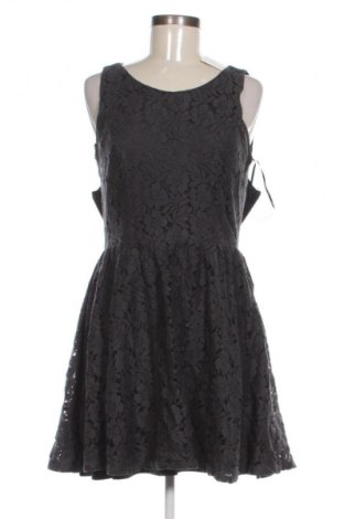 Sukienka ONLY, Rozmiar M, Kolor Szary, Cena 52,99 zł