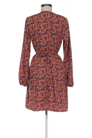 Šaty  Pieces, Velikost XS, Barva Vícebarevné, Cena  209,00 Kč