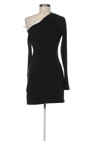 Sukienka Pull&Bear, Rozmiar M, Kolor Czarny, Cena 55,99 zł