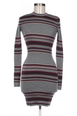 Šaty  Review, Velikost M, Barva Vícebarevné, Cena  119,00 Kč