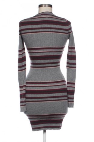 Šaty  Review, Velikost M, Barva Vícebarevné, Cena  119,00 Kč