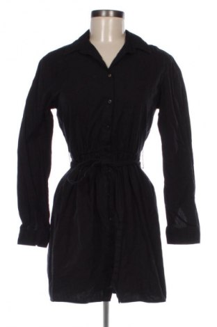 Рокля Stradivarius, Размер S, Цвят Черен, Цена 5,62 €