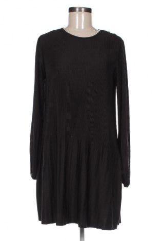 Sukienka Stradivarius, Rozmiar M, Kolor Czarny, Cena 93,99 zł