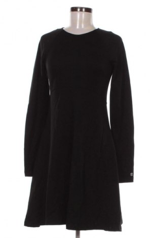 Sukienka Tommy Hilfiger, Rozmiar S, Kolor Czarny, Cena 305,99 zł