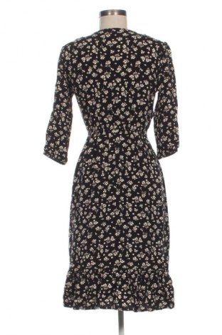 Sukienka Trendyol, Rozmiar M, Kolor Kolorowy, Cena 30,00 zł