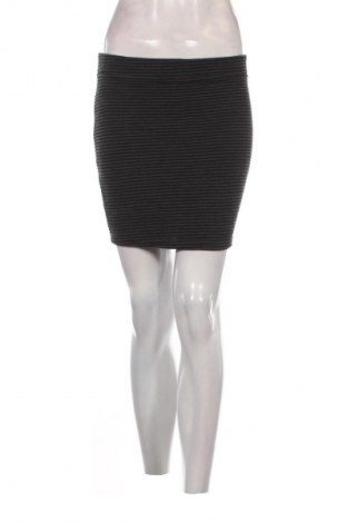 Sukně Sisters, Velikost S, Barva Černá, Cena  49,00 Kč