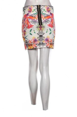 Пола Temt, Размер M, Цвят Многоцветен, Цена 2,04 €