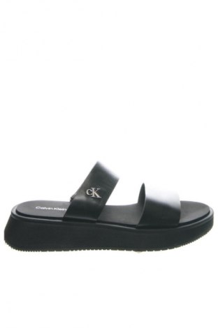 Чехли Calvin Klein Jeans, Размер 40, Цвят Черен, Цена 86,91 €, #134649139