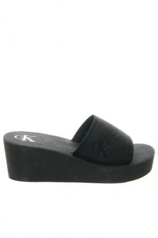 Чехли Calvin Klein Jeans, Размер 37, Цвят Черен, Цена 52,66 €, #134649478