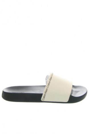 Чехли Calvin Klein Jeans, Размер 42, Цвят Многоцветен, Цена 42,43 €, #134739588