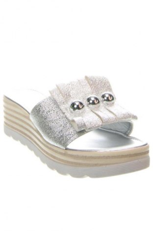 Γυναικείες παντόφλες Unbranded, Μέγεθος 40, Χρώμα Ασημί, Τιμή 17,99 €