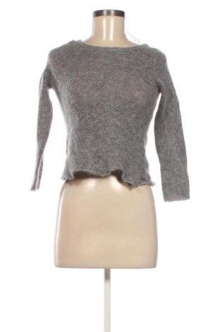 Дамска блуза Guess, Размер XS, Цвят Сив, Цена 7,87 €