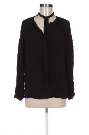 Dámská halenka Oodji, Velikost M, Barva Černá, Cena  79,00 Kč