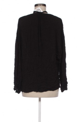 Dámská halenka Oodji, Velikost M, Barva Černá, Cena  79,00 Kč