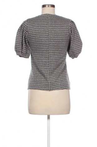 Dámská halenka Pull&Bear, Velikost S, Barva Vícebarevné, Cena  159,00 Kč