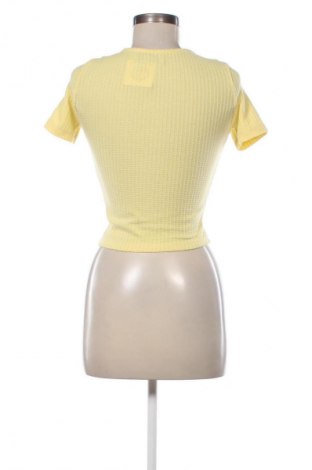 Dámská halenka Pull&Bear, Velikost S, Barva Žlutá, Cena  149,00 Kč