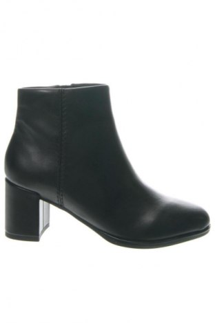 Дамски боти Clarks, Размер 36, Цвят Черен, Цена 48,57 €