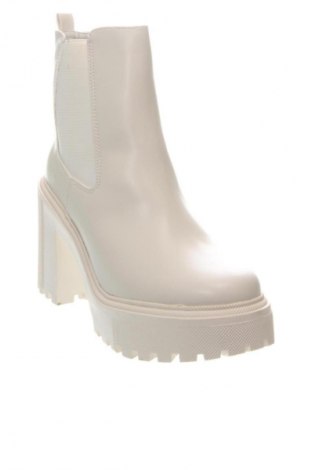Дамски боти Madden Girl, Размер 38, Цвят Бял, Цена 47,55 €
