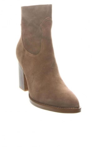 Дамски боти Nine West, Размер 38, Цвят Бежов, Цена 48,57 €