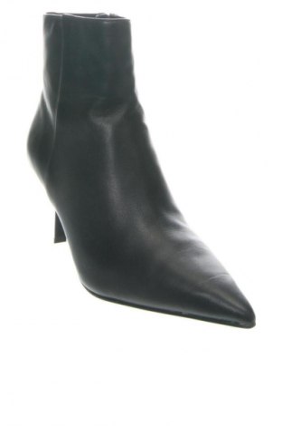 Дамски боти Steve Madden, Размер 39, Цвят Черен, Цена 48,57 €