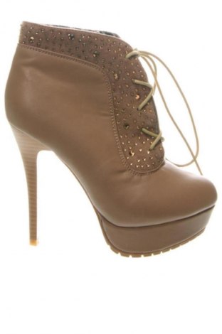 Дамски боти Unbranded, Размер 37, Цвят Бежов, Цена 9,20 €