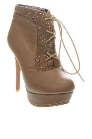 Дамски боти Unbranded, Размер 37, Цвят Бежов, Цена 9,20 €