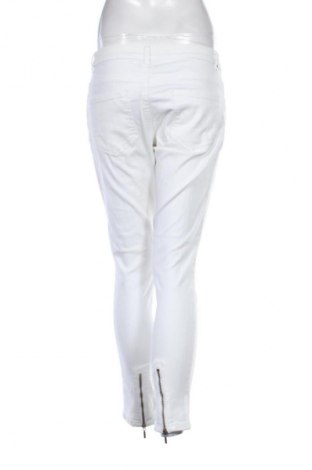 Γυναικείο Τζίν 2 Bizzy, Μέγεθος M, Χρώμα Λευκό, Τιμή 2,99 €