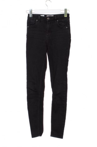 Dámské džíny  Bershka, Velikost XXS, Barva Černá, Cena  109,00 Kč