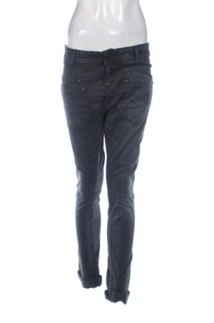 Dámské džíny  Bershka, Velikost M, Barva Šedá, Cena  119,00 Kč