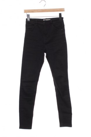 Damskie jeansy Bershka, Rozmiar XXS, Kolor Czarny, Cena 15,99 zł