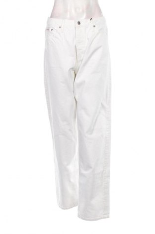 Дамски дънки Calvin Klein Jeans, Размер M, Цвят Бял, Цена 30,67 €