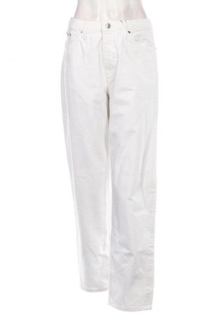 Дамски дънки Calvin Klein Jeans, Размер S, Цвят Бял, Цена 52,66 €