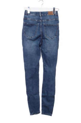Γυναικείο Τζίν Reserved, Μέγεθος XS, Χρώμα Μπλέ, Τιμή 4,99 €