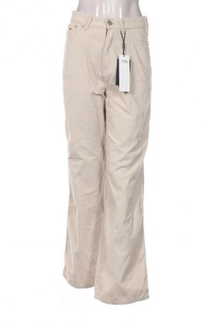 Дамски джинси Tommy Jeans, Размер S, Цвят Бежов, Цена 88,45 €