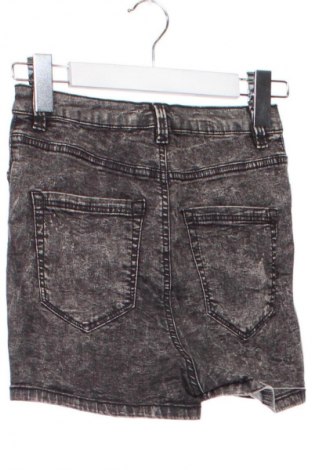 Dámské kraťasy  Bershka, Velikost XS, Barva Vícebarevné, Cena  149,00 Kč