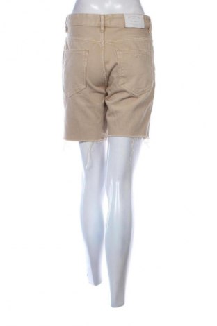 Dámské kraťasy  Bershka, Velikost M, Barva Béžová, Cena  149,00 Kč