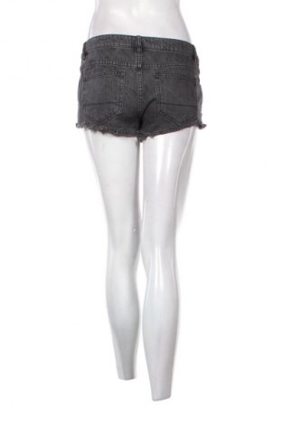 Γυναικείο κοντό παντελόνι H&M Divided, Μέγεθος S, Χρώμα Μαύρο, Τιμή 4,99 €