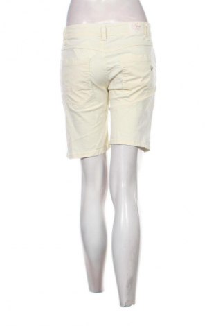 Γυναικείο κοντό παντελόνι Please, Μέγεθος M, Χρώμα Κίτρινο, Τιμή 3,99 €