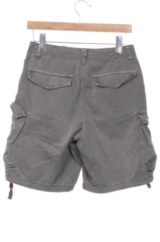 Дамски къс панталон Pull&Bear, Размер XS, Цвят Сив, Цена 6,13 €