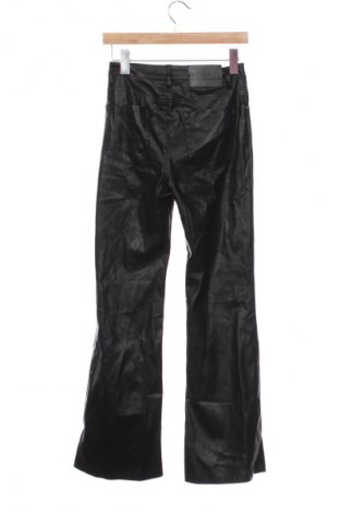 Дамски панталон Bershka, Размер S, Цвят Черен, Цена 8,18 €