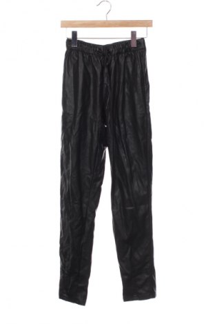 Γυναικείο παντελόνι δερμάτινο Page One, Μέγεθος XXS, Χρώμα Μαύρο, Τιμή 7,99 €