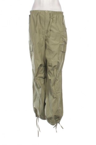 Дамски панталон Bershka, Размер M, Цвят Зелен, Цена 8,18 €