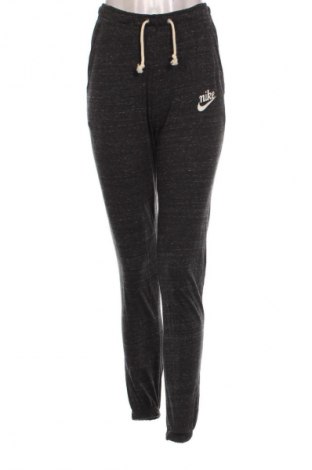 Дамско спортно долнище Nike, Размер S, Цвят Сив, Цена 25,56 €
